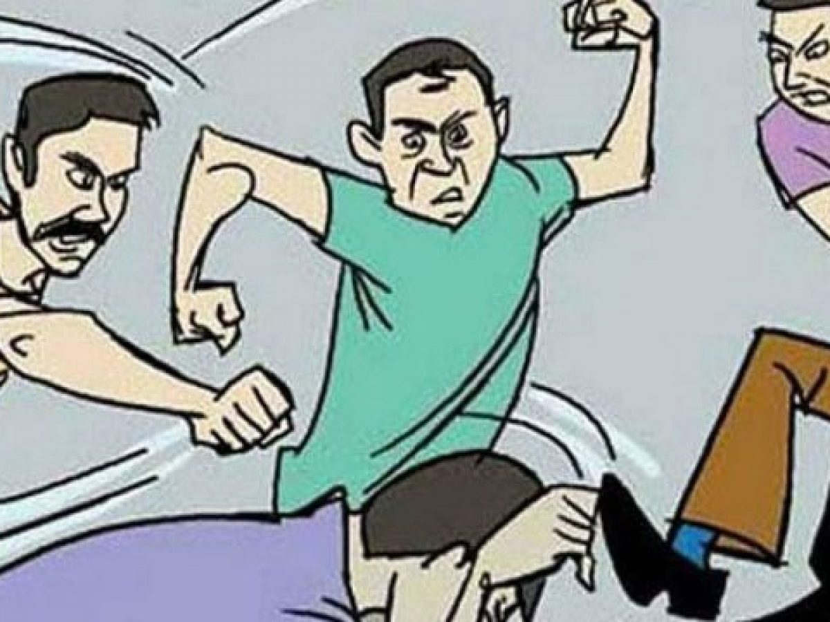 চাঁদপুরে পৈতৃক সম্পত্তি দখলের জেরে যুবককে হত্যাচেষ্টা: গর্ভবতী স্ত্রীসহ হামলার শিকার